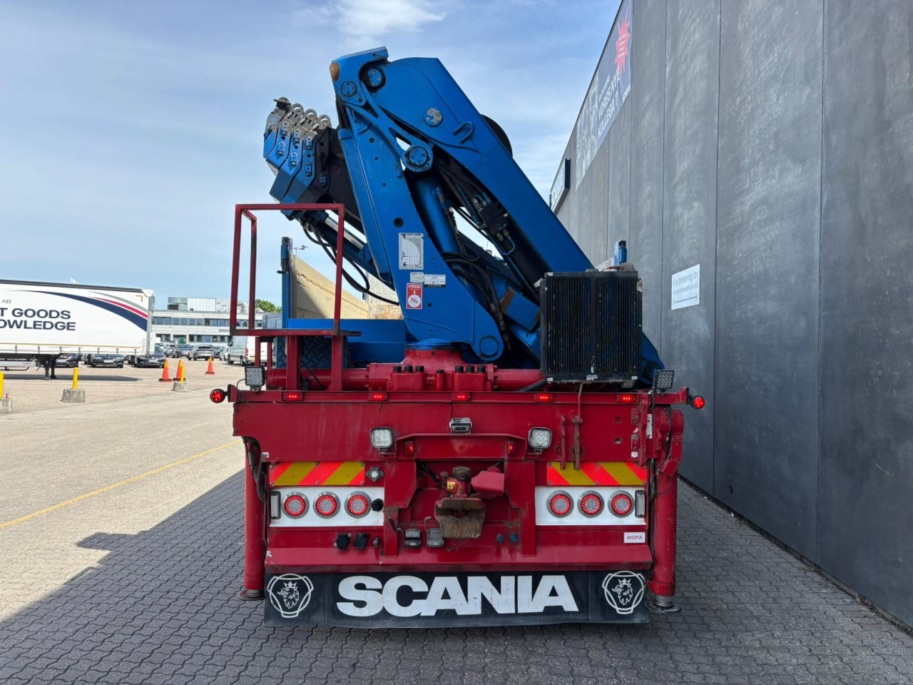 Scania R 520 LB8x4HNB Crane tip