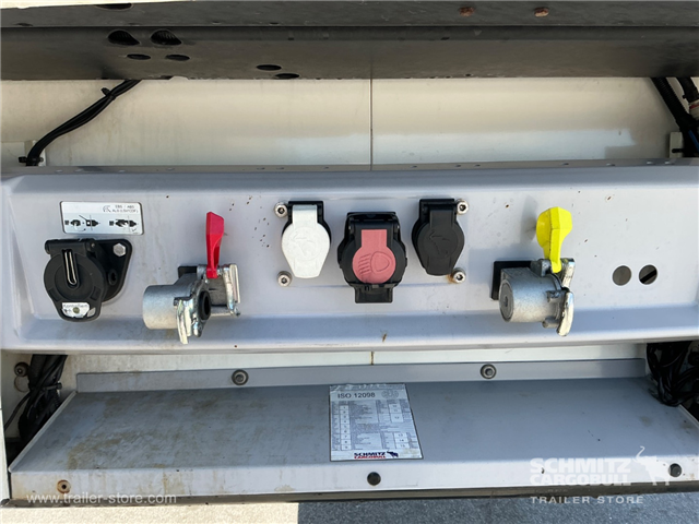 Schmitz Semi Reefer Meat hanging system