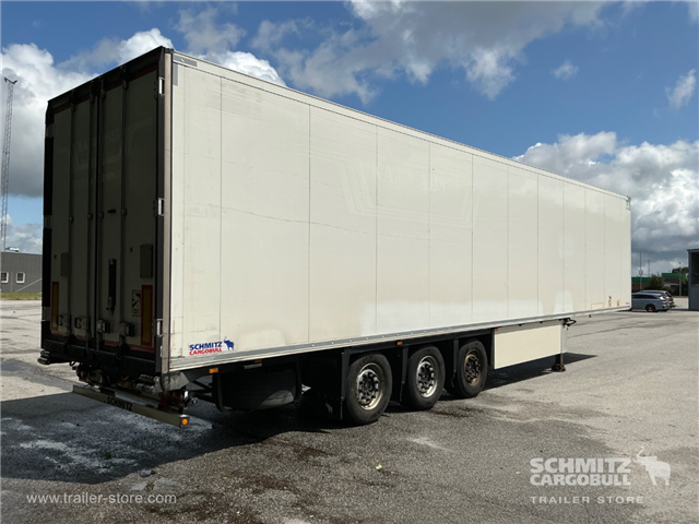 Schmitz Semi Reefer Meat hanging system