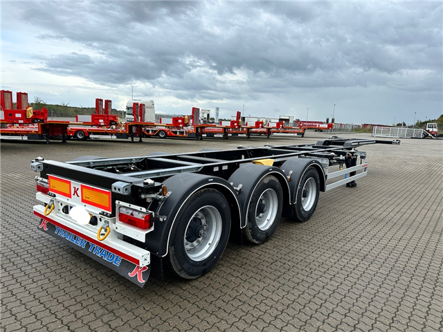 Kässbohrer Containerchassis m. udtræk bag