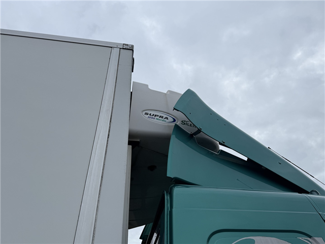 Volvo FM330 6x2*4 Carrier Supra 1050 Nordic