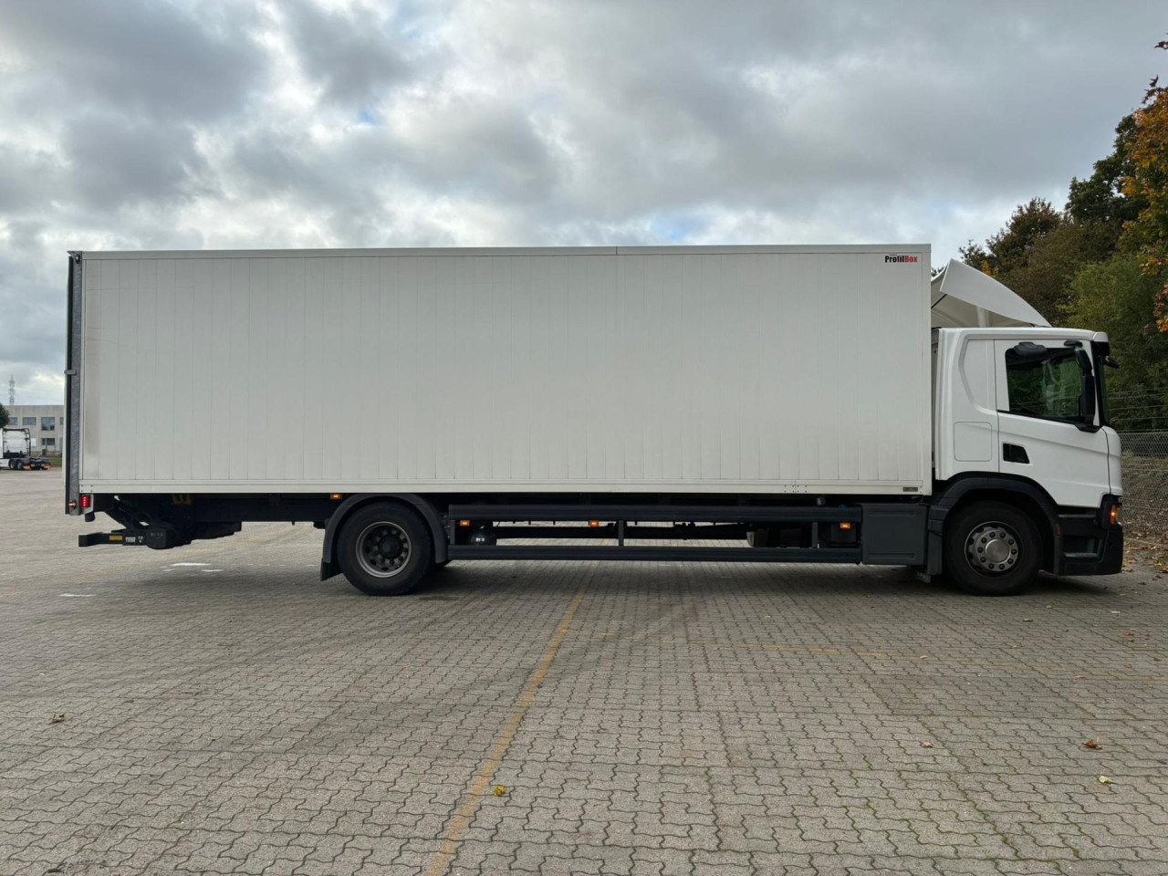 Scania P 250 B4x2NB - BOKS/LIFT