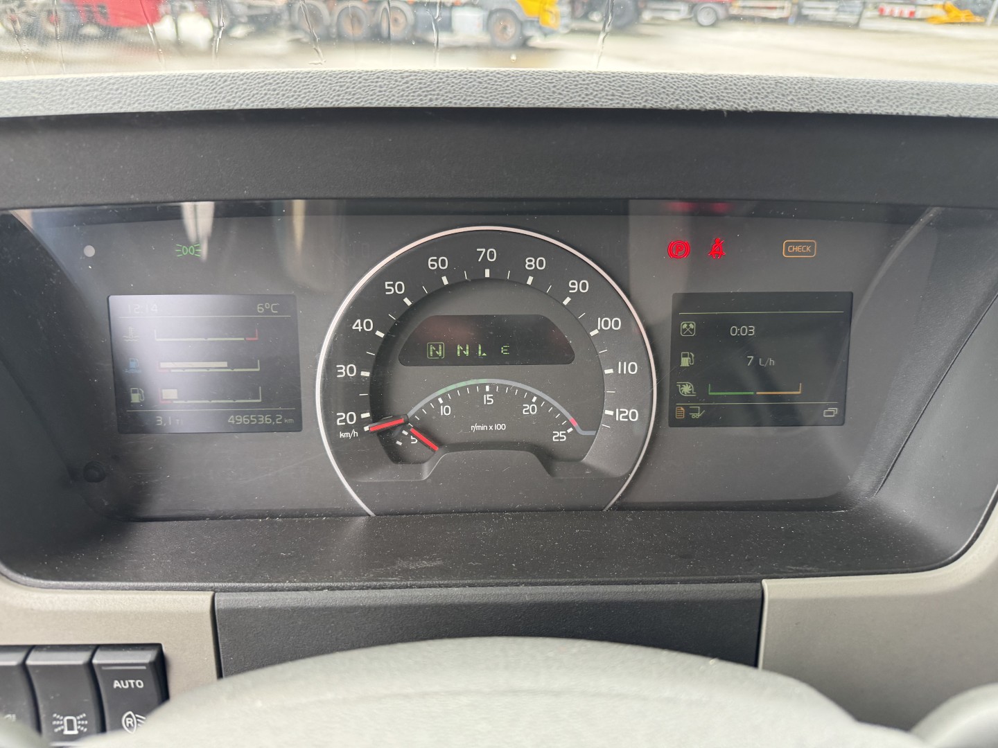 Volvo FM330 6x2*4 Carrier Supra 1250 Mt 9,9m (defekt kølemaskine)