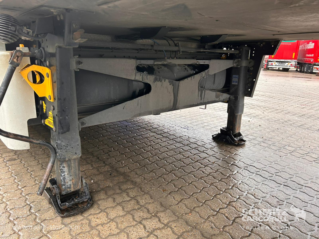 Schmitz Semi Reefer Meat hanging system