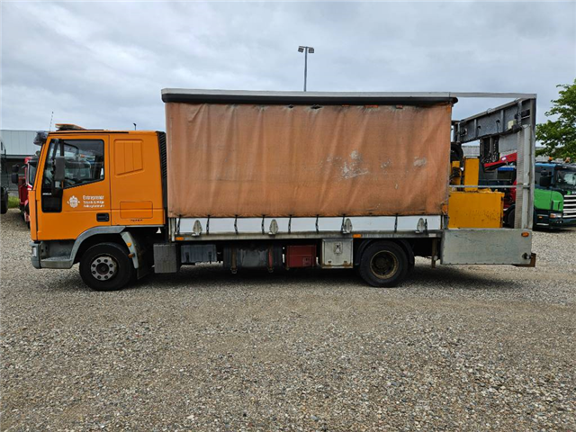 Iveco 120EL 21 With Crane and heatedcontainer