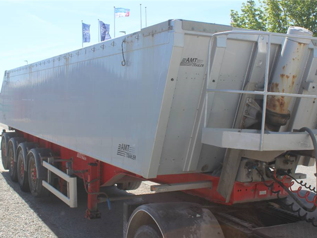 AMT TG400 4 akslet 36 m3 tip trailer med plast.