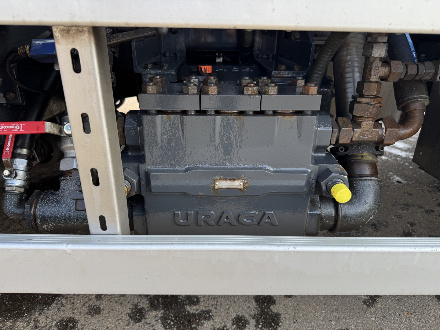 Scania P320 4x2 Hvidtved Larsen 7000 L Kombi