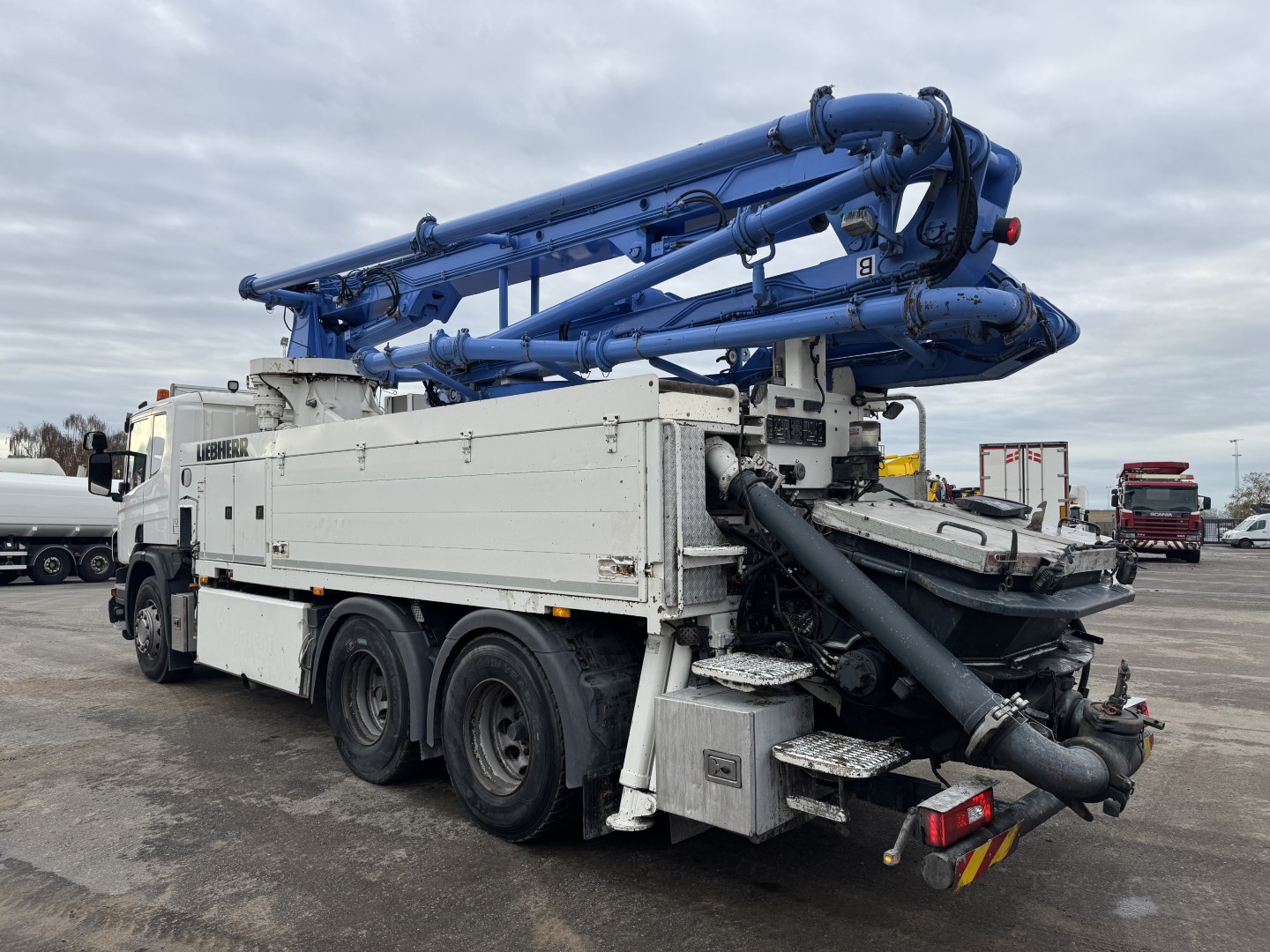 Scania P370 6x4 Liebherr THP140H 24 M4 XH
