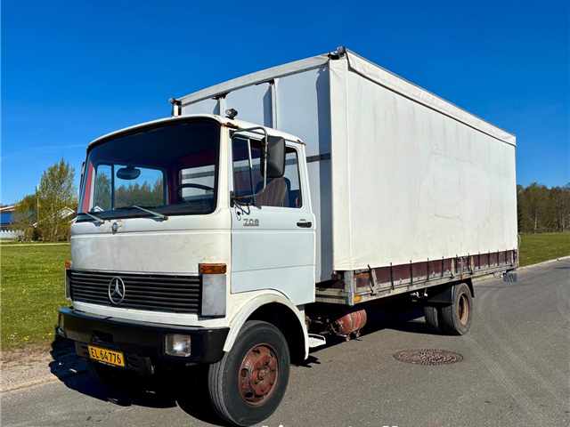 Mercedes LP709