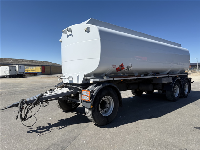 HMK Bilcon 3 akslet 27.000 l. ADR 5 rum.