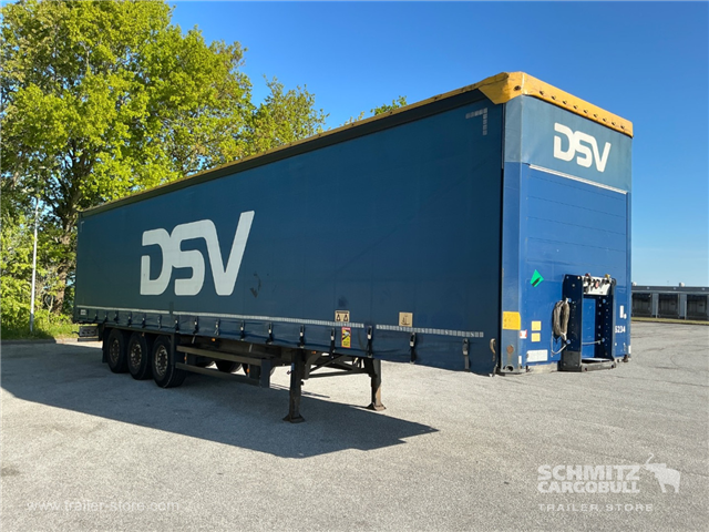 Schmitz Semi Curtainsider Standard
