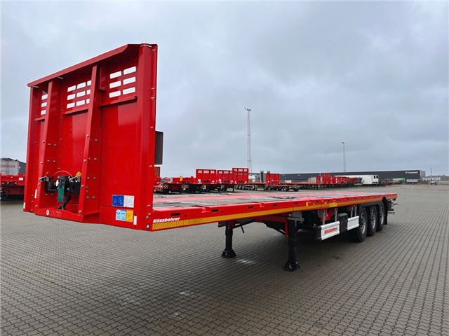 Kässbohrer SPB 3, Hårdtræsbund Flatbed