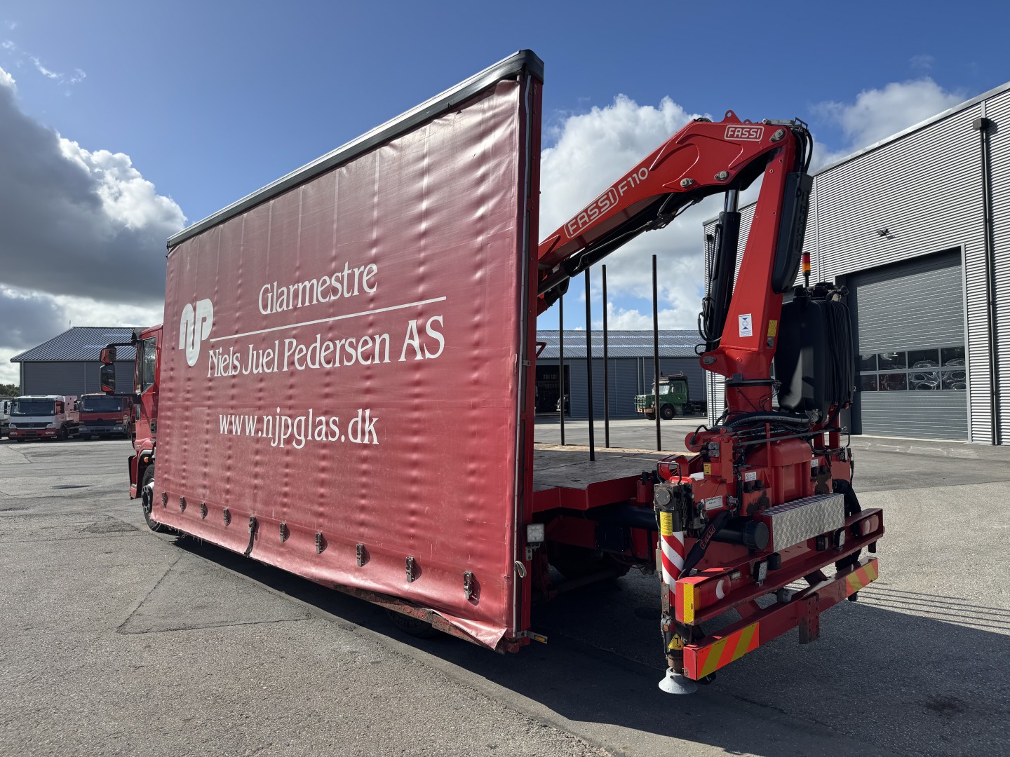 Iveco EuroCargo 160E30 / Kran Fassi F110 / Glaslad