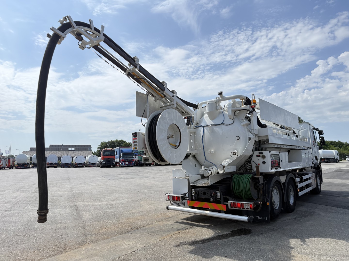 Renault Trucks T430 DTI 6x2 Hvidtved Larsen SLP 10.5 ADR