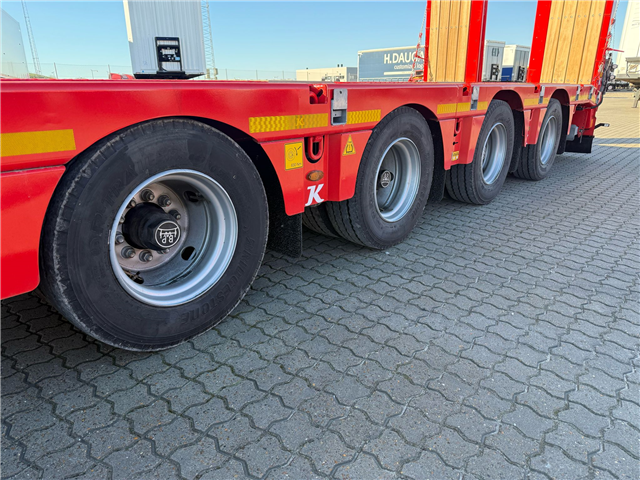 Kässbohrer Kässbohrer SLA-Y 4