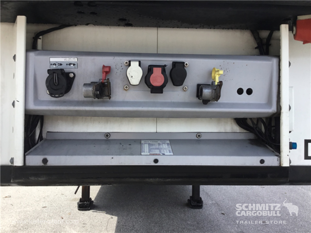 Schmitz Semi Reefer Meat hanging system