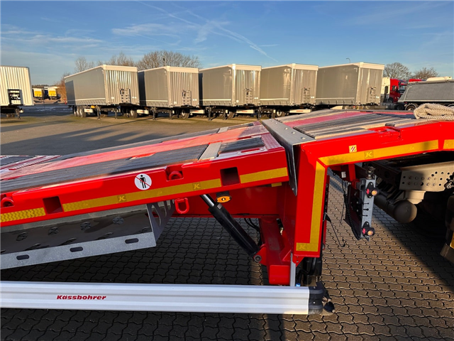 Kässbohrer SLA HS-3, udtrækkelig Maskintrailer