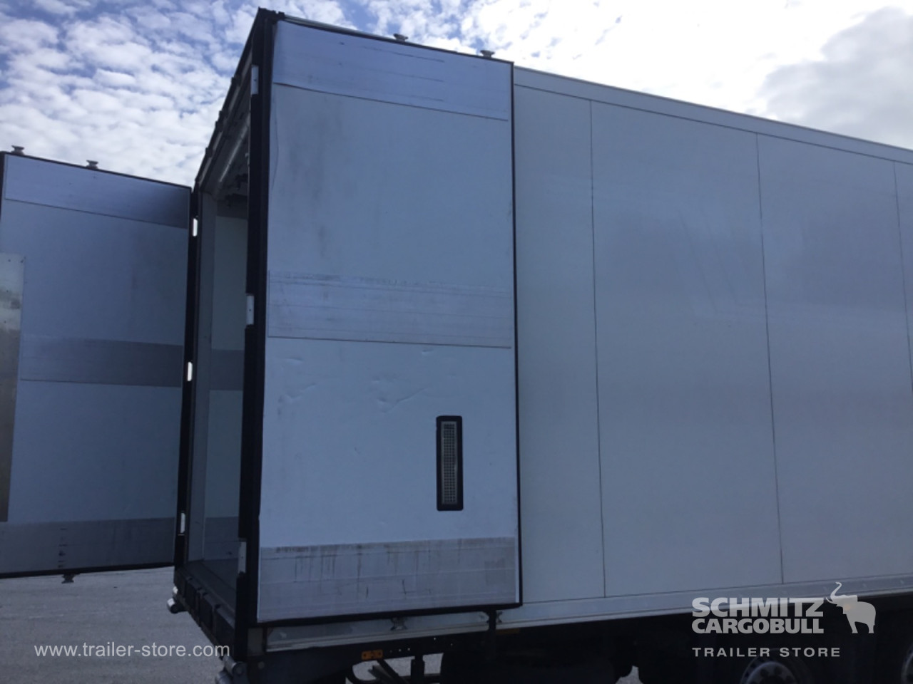 Schmitz Semi Reefer Meat hanging system