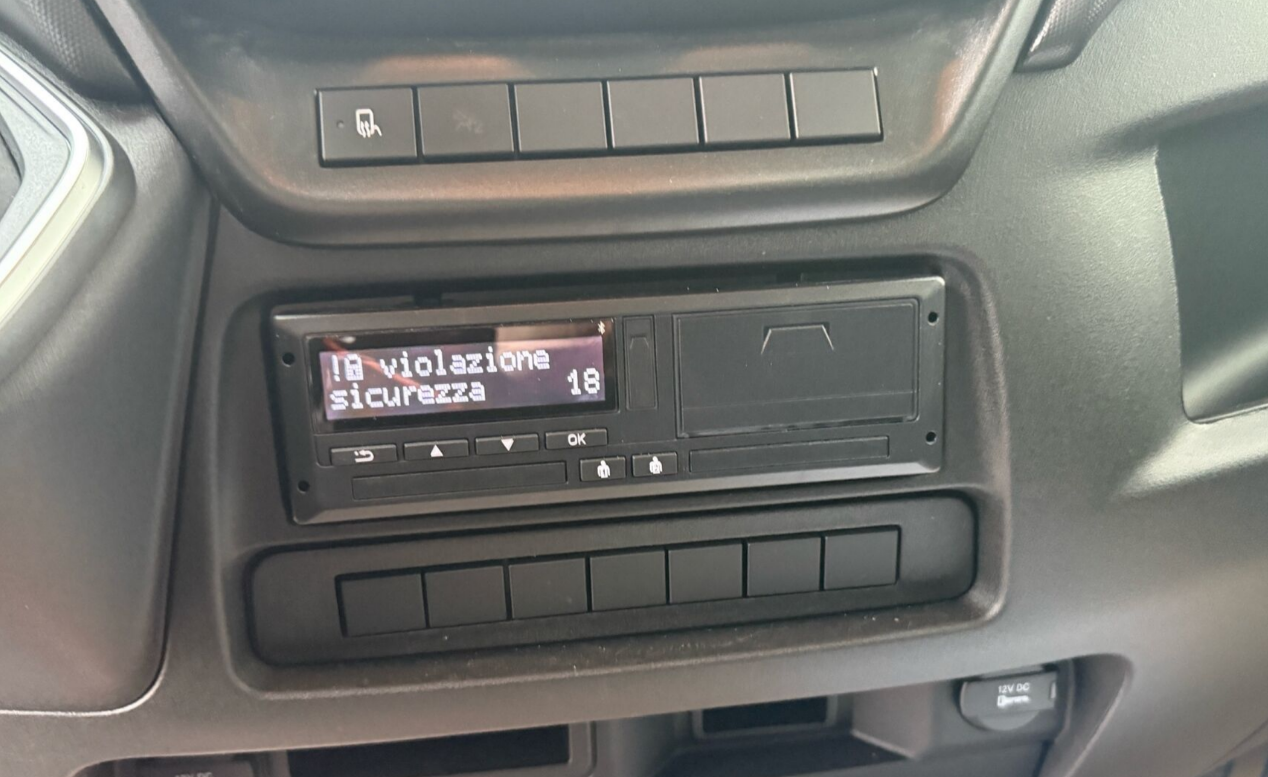 Iveco 70C21HA8/P