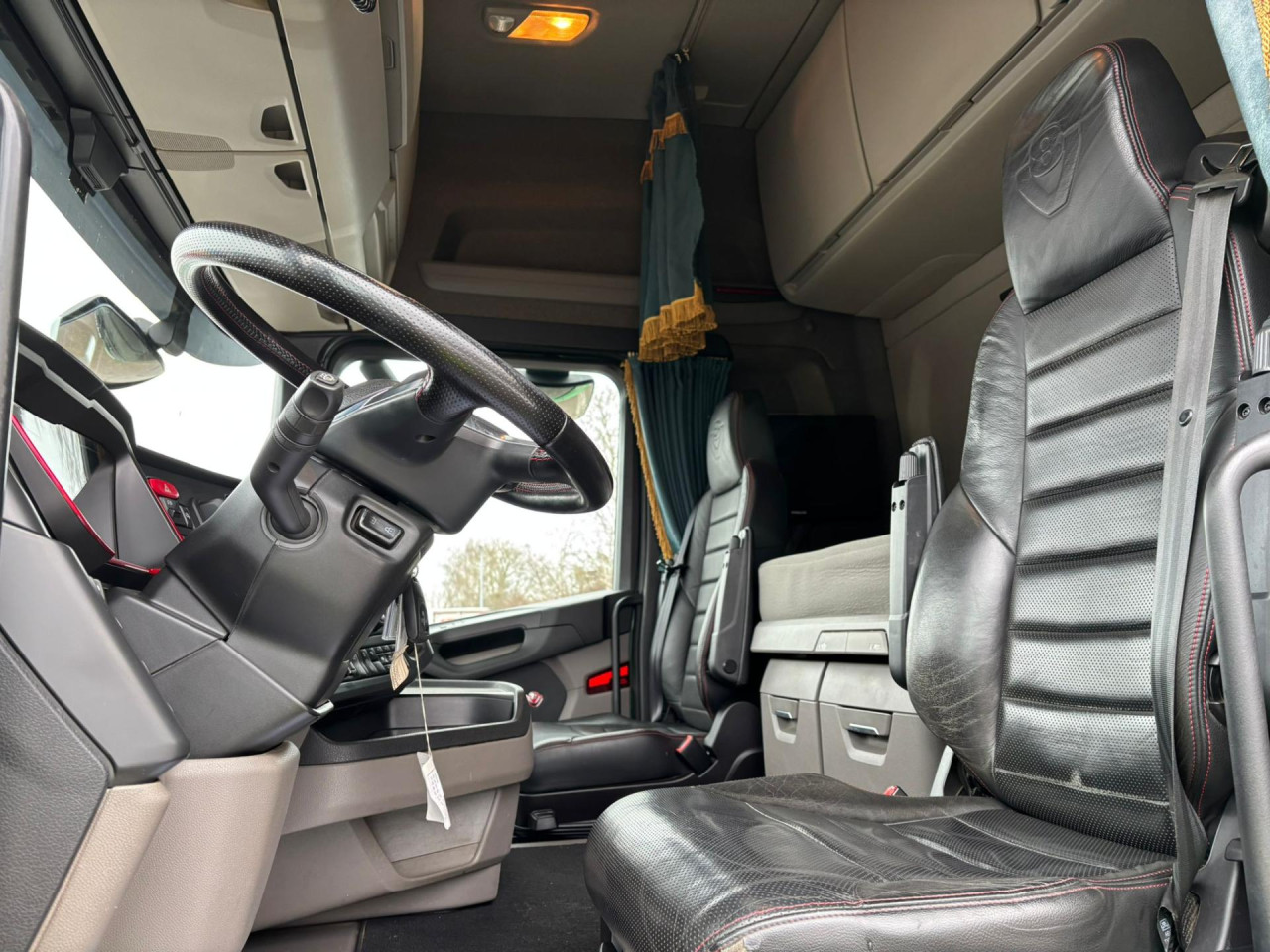 Scania R 520 A6x2NB Hydraulic