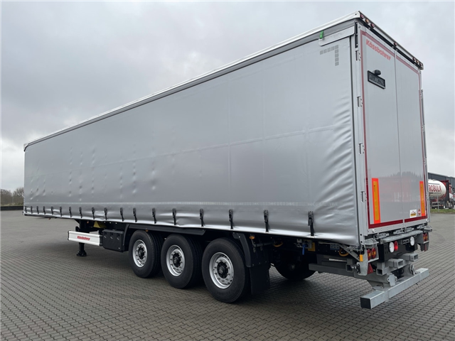 Kässbohrer Truckbeslag, Plywood bund Gardin