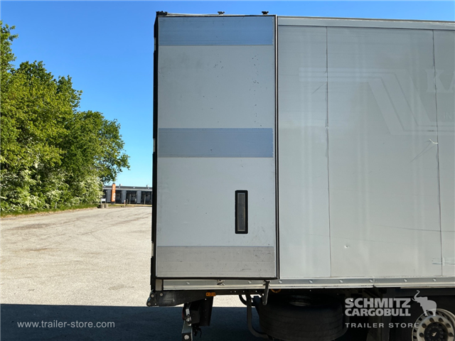 Schmitz Semi Reefer Meat hanging system