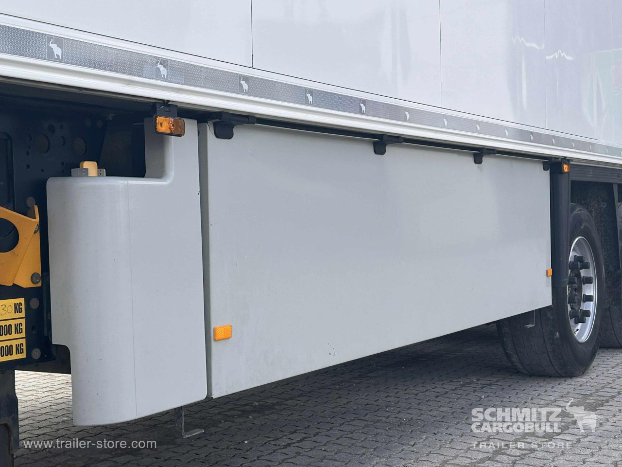 Schmitz Semi Reefer Meat hanging system