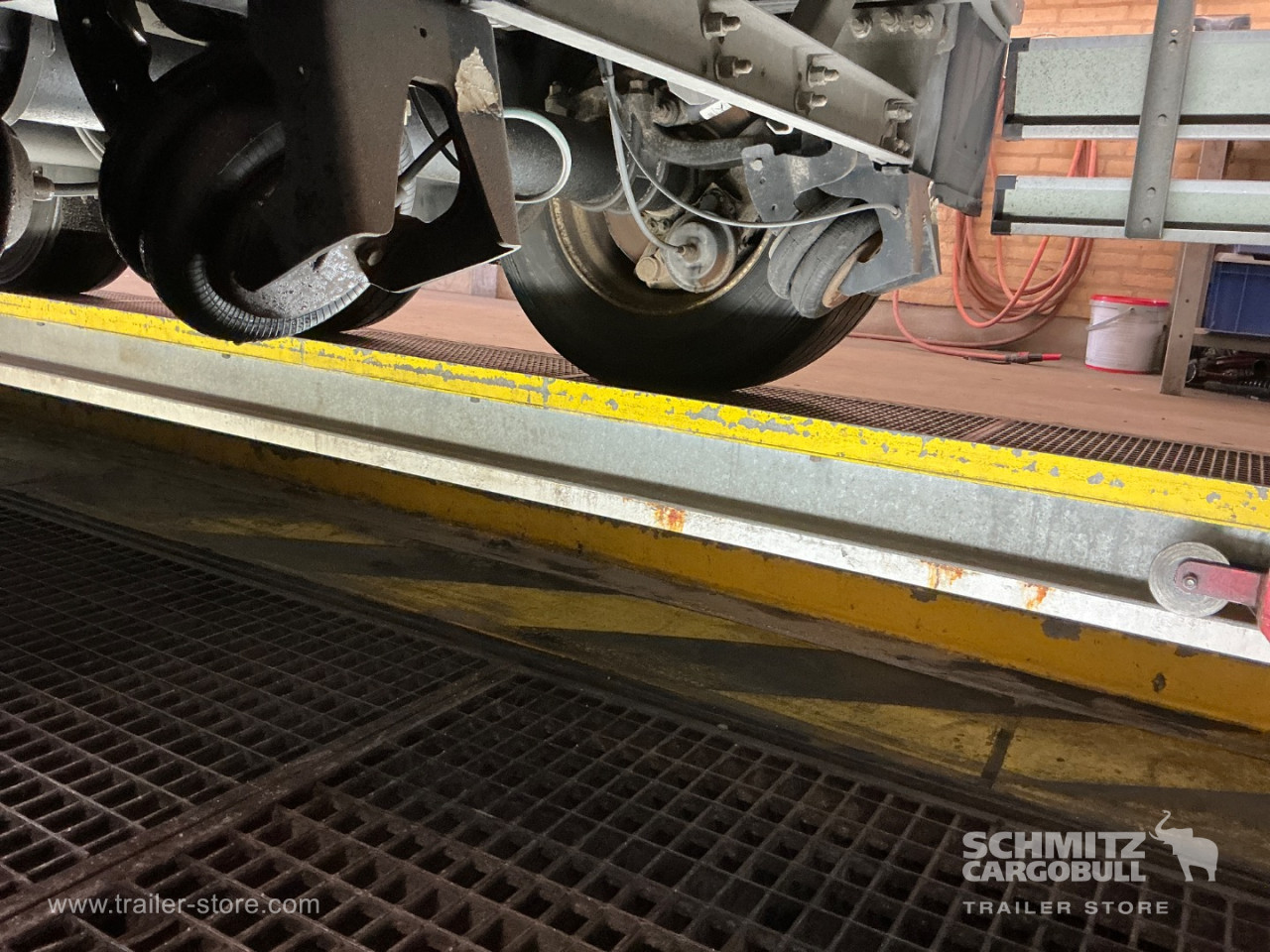 Schmitz Semi Curtainsider Standard