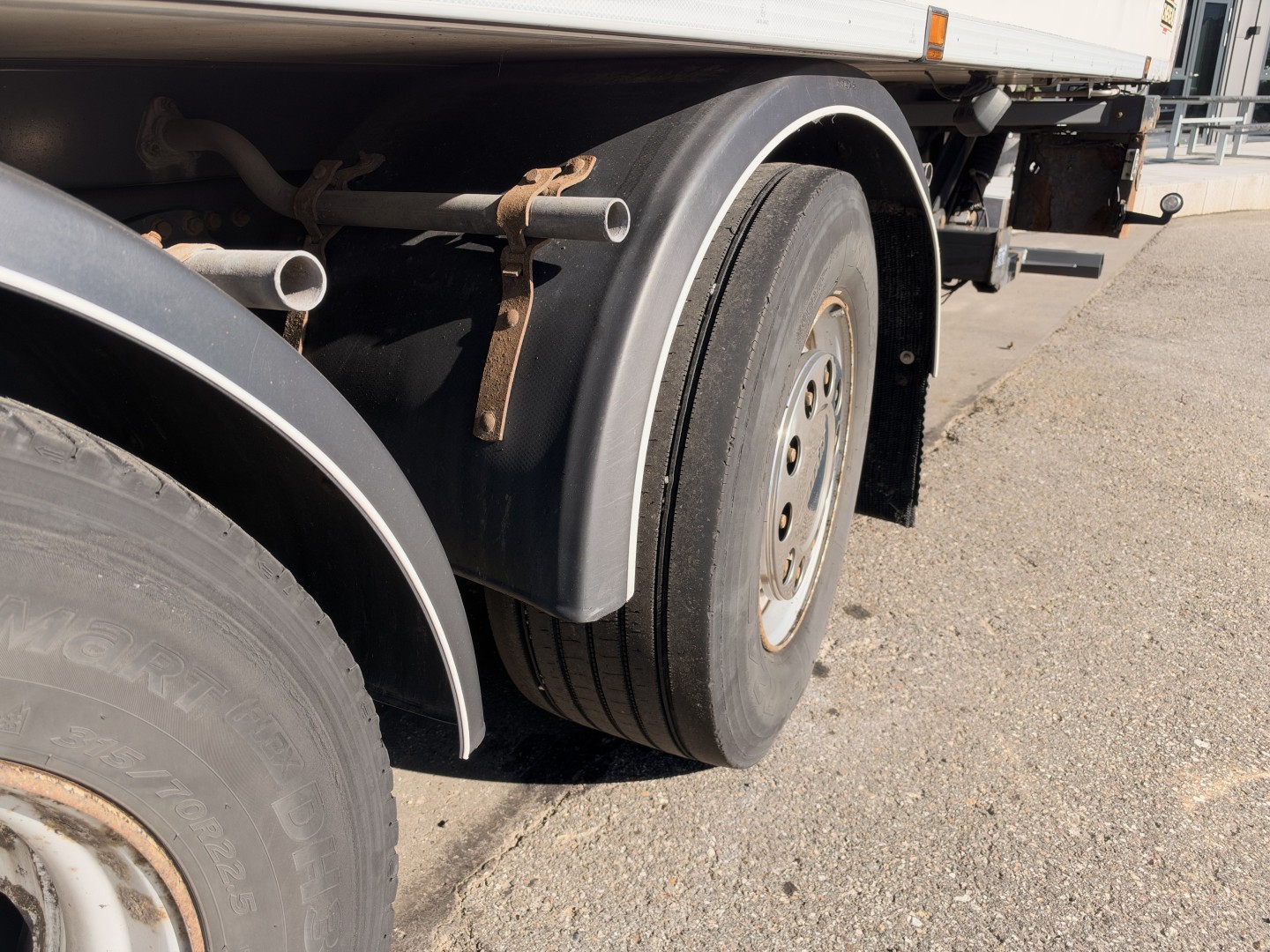 Volvo FE320 6x2*4 Chereau Carrier Supra 1250 Nordic