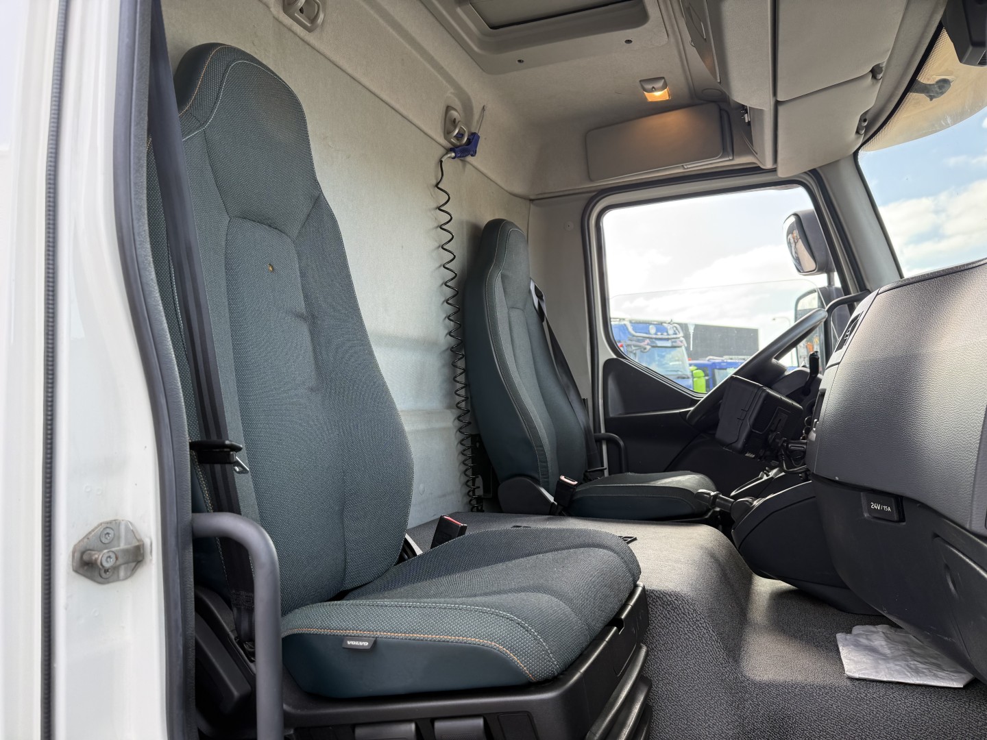 Volvo FL210 4x2 Euro 6