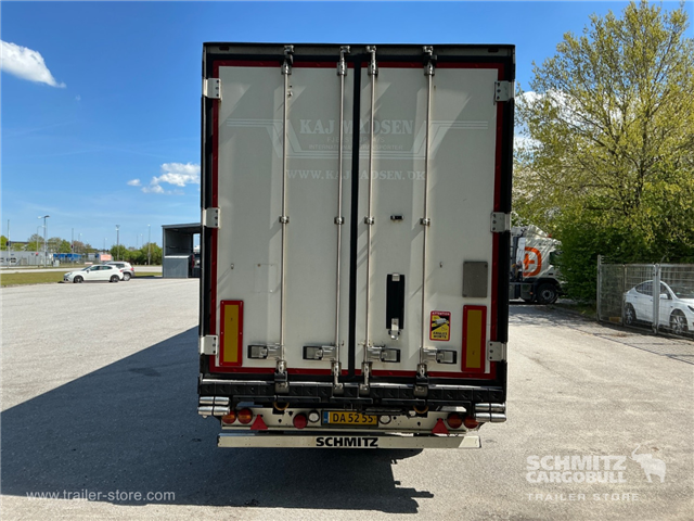 Schmitz Semi Reefer Meat hanging system