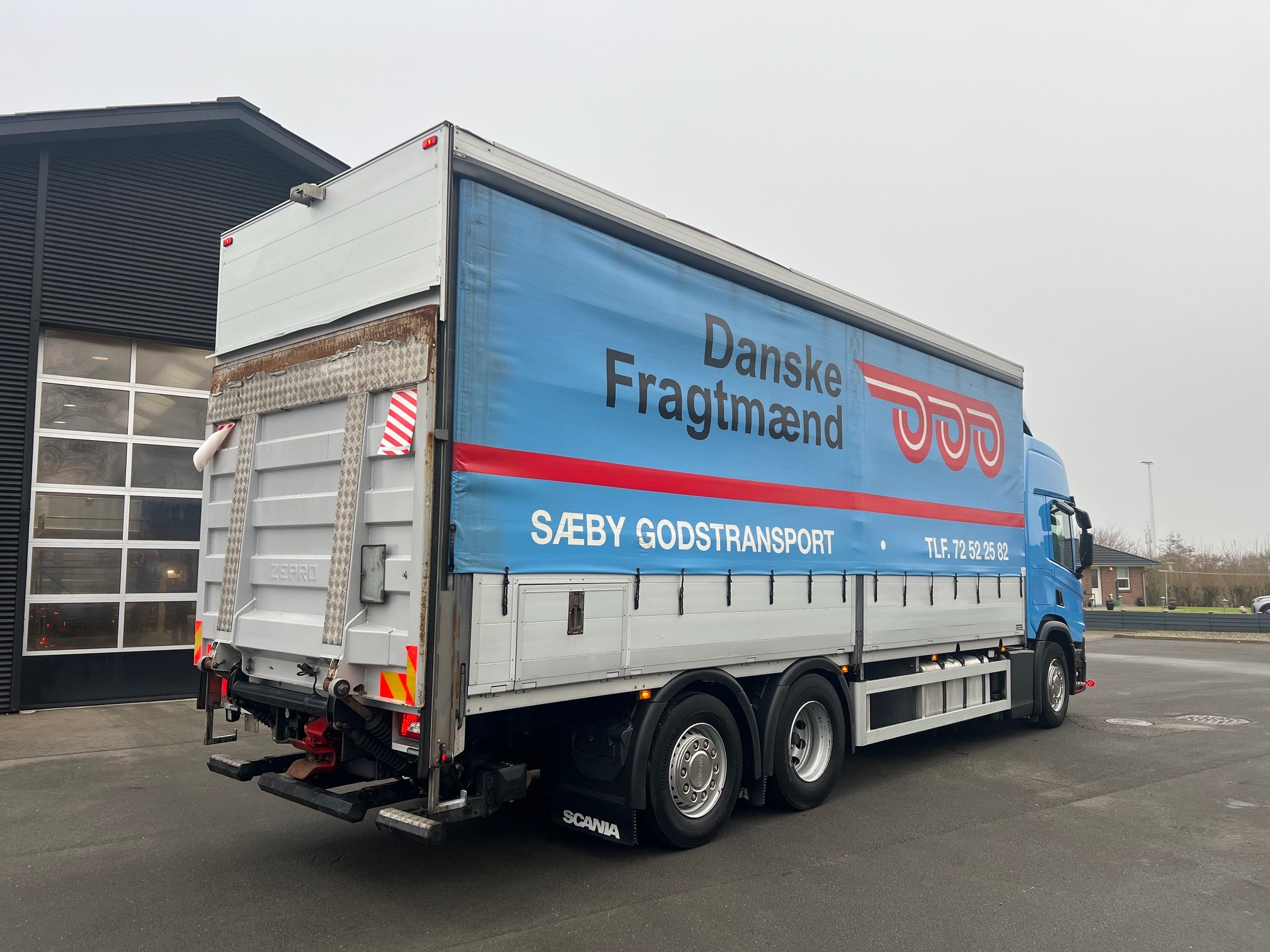 Scania P450 6X2*4 Skydepressning, sovekabine