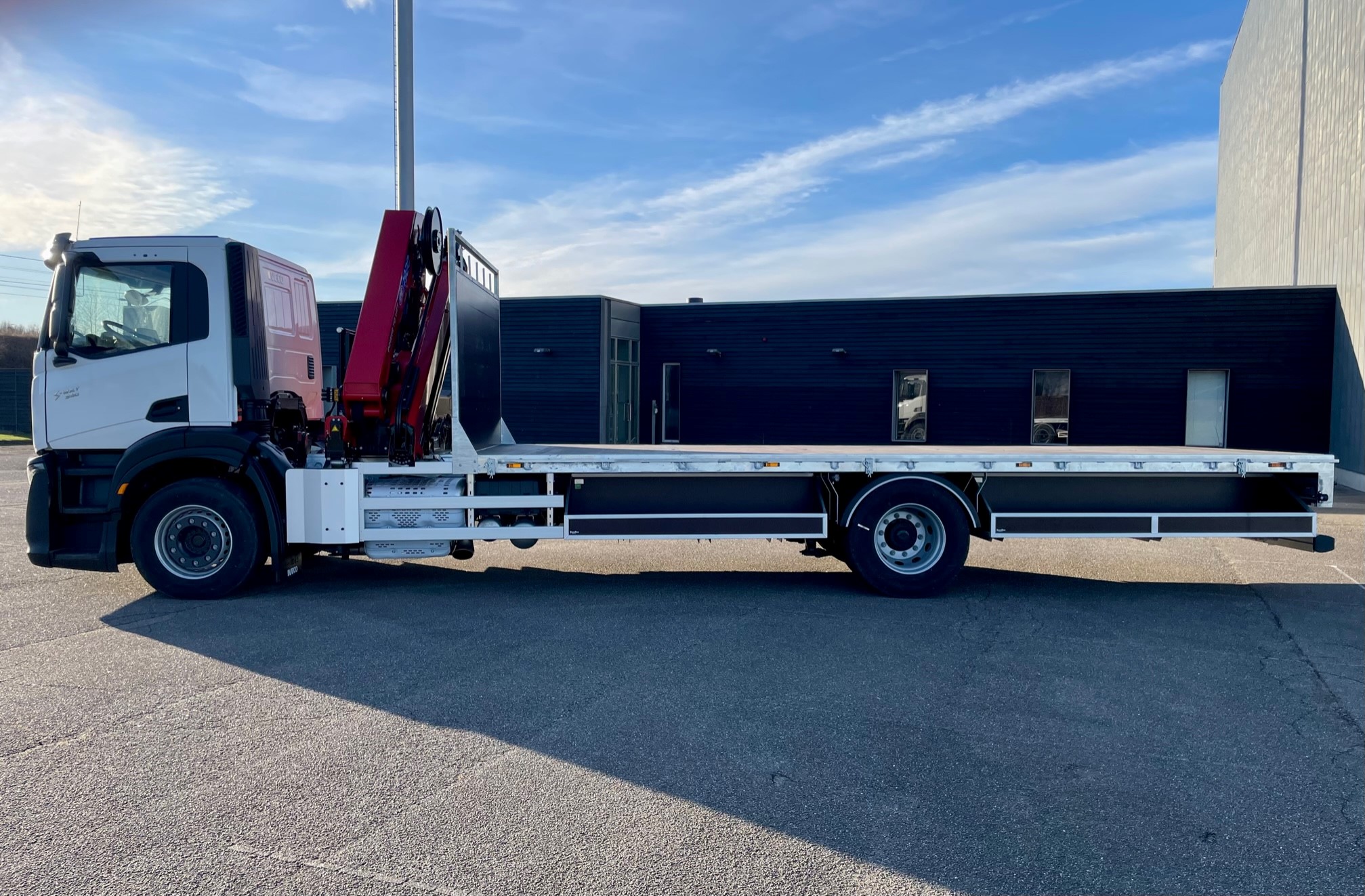 Iveco S-WAY AD190S34-E6e/FP Stillads