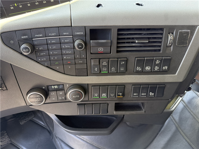 Volvo FH16/550 6x2*4 / Kran HMF 3220K4 Euro 6