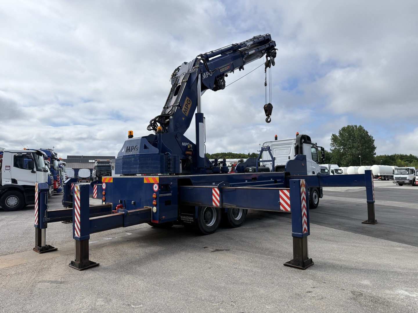 Mercedes Arocs 4153 8x4 MPG 220 TM7 Kranbil