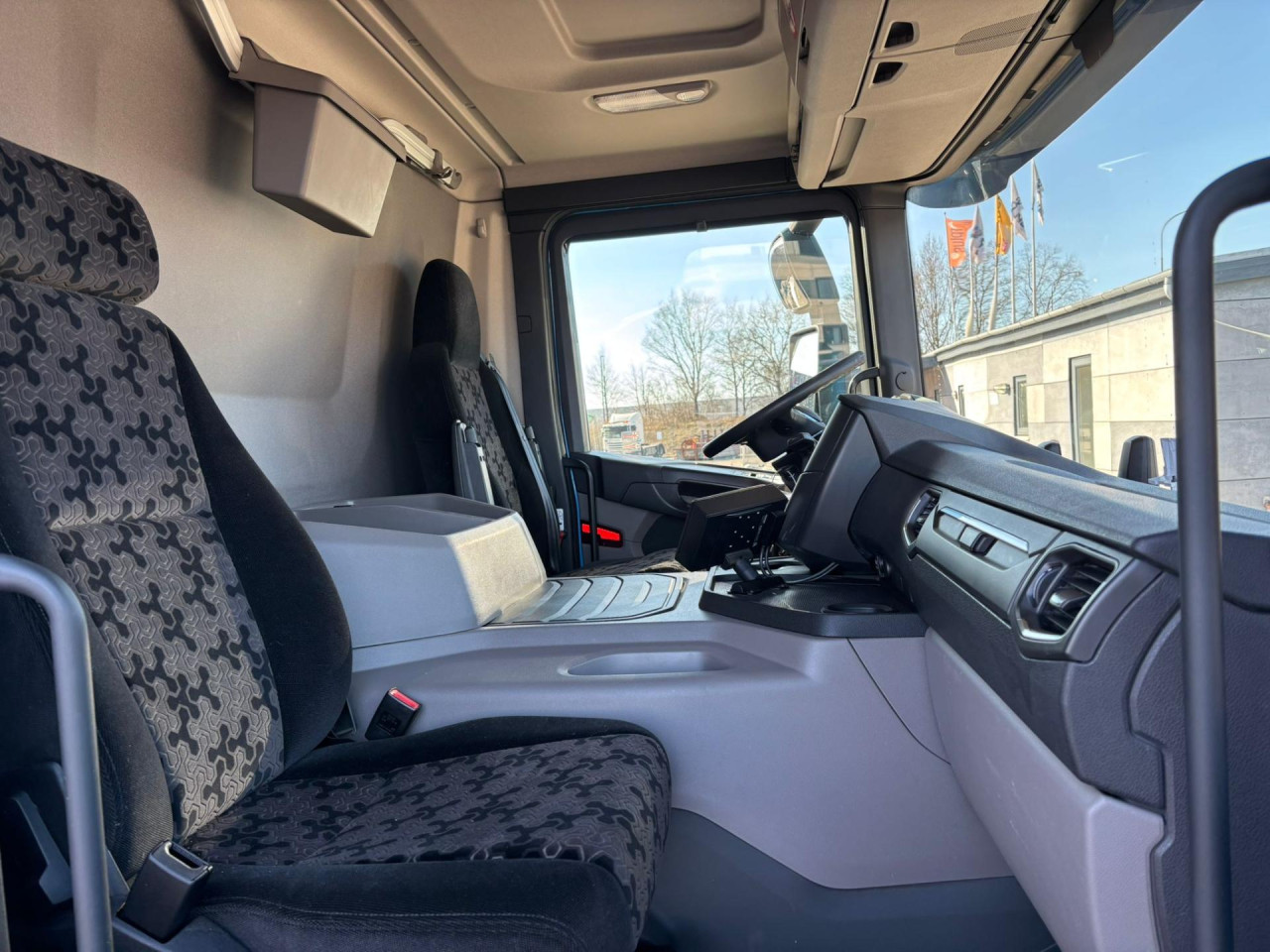 Scania P 410 B6x2*4LB Lad, Lift og træk