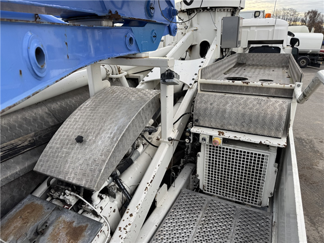 Scania P370 6x4 Liebherr THP140H 24 M4 XH