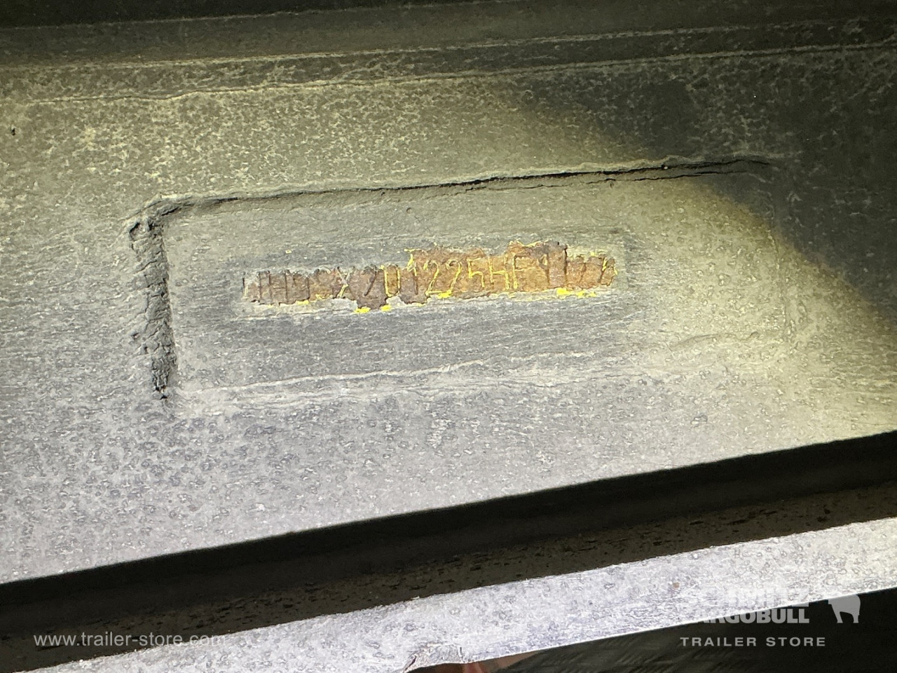 HFR Central axle Curtainsider Standard