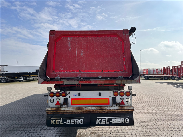 Trailerpartner 37 M3, Plastik Tip