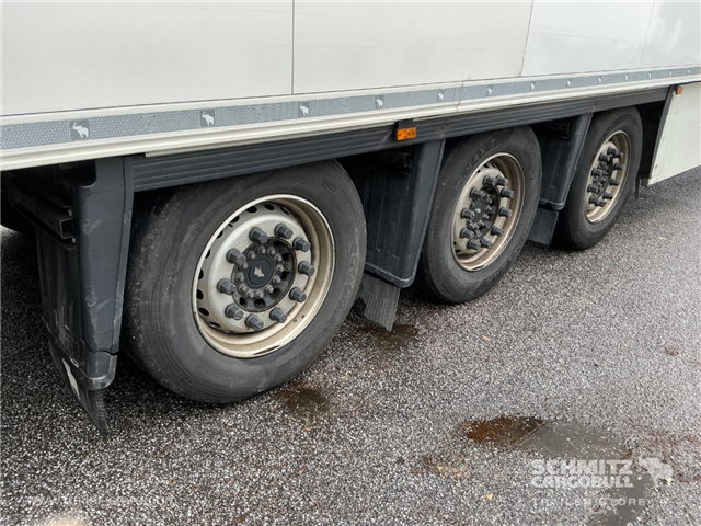 Schmitz Semi Reefer Meat hanging system