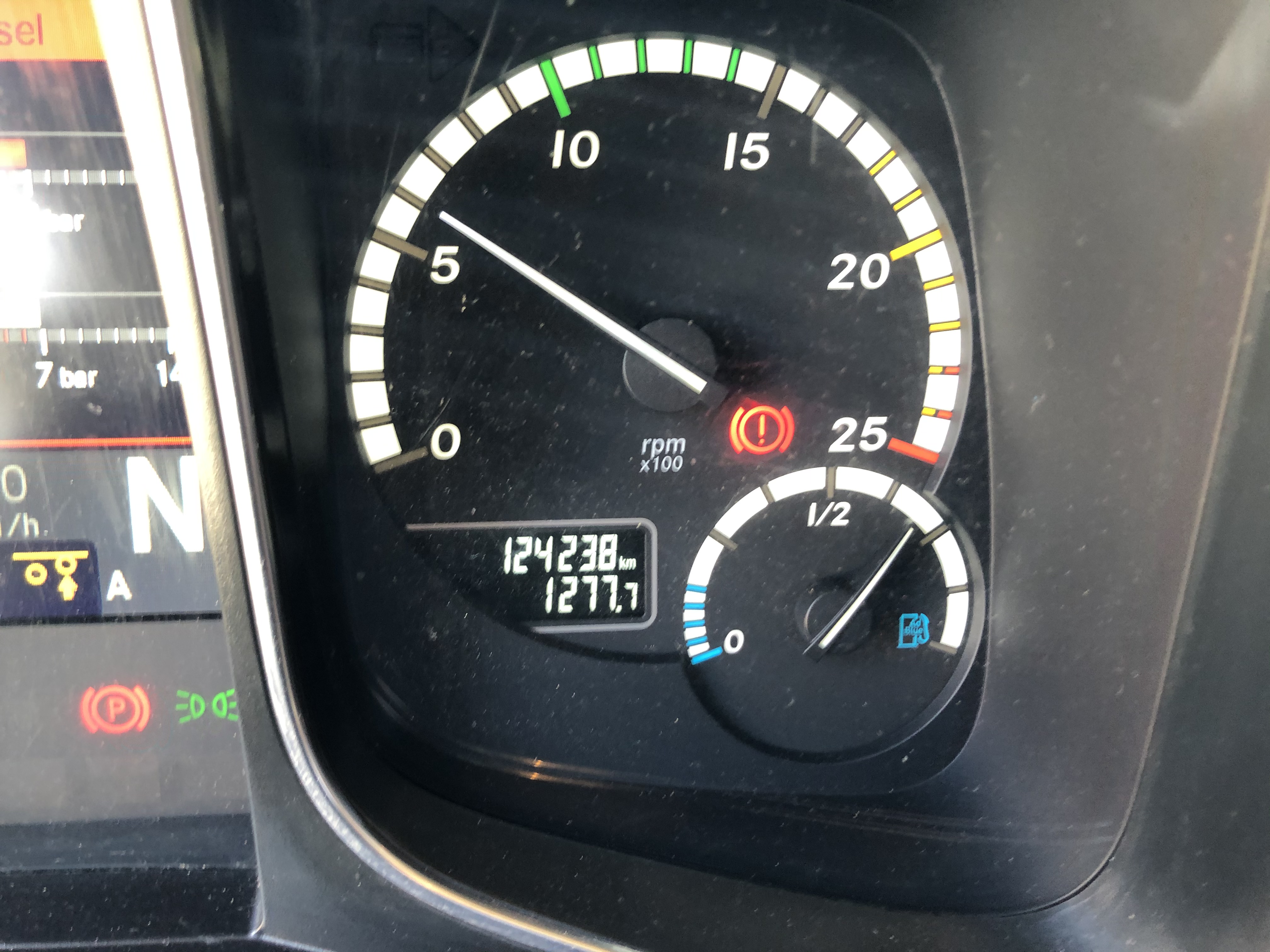 Mercedes 26/53 med hydraulik til omgående levering