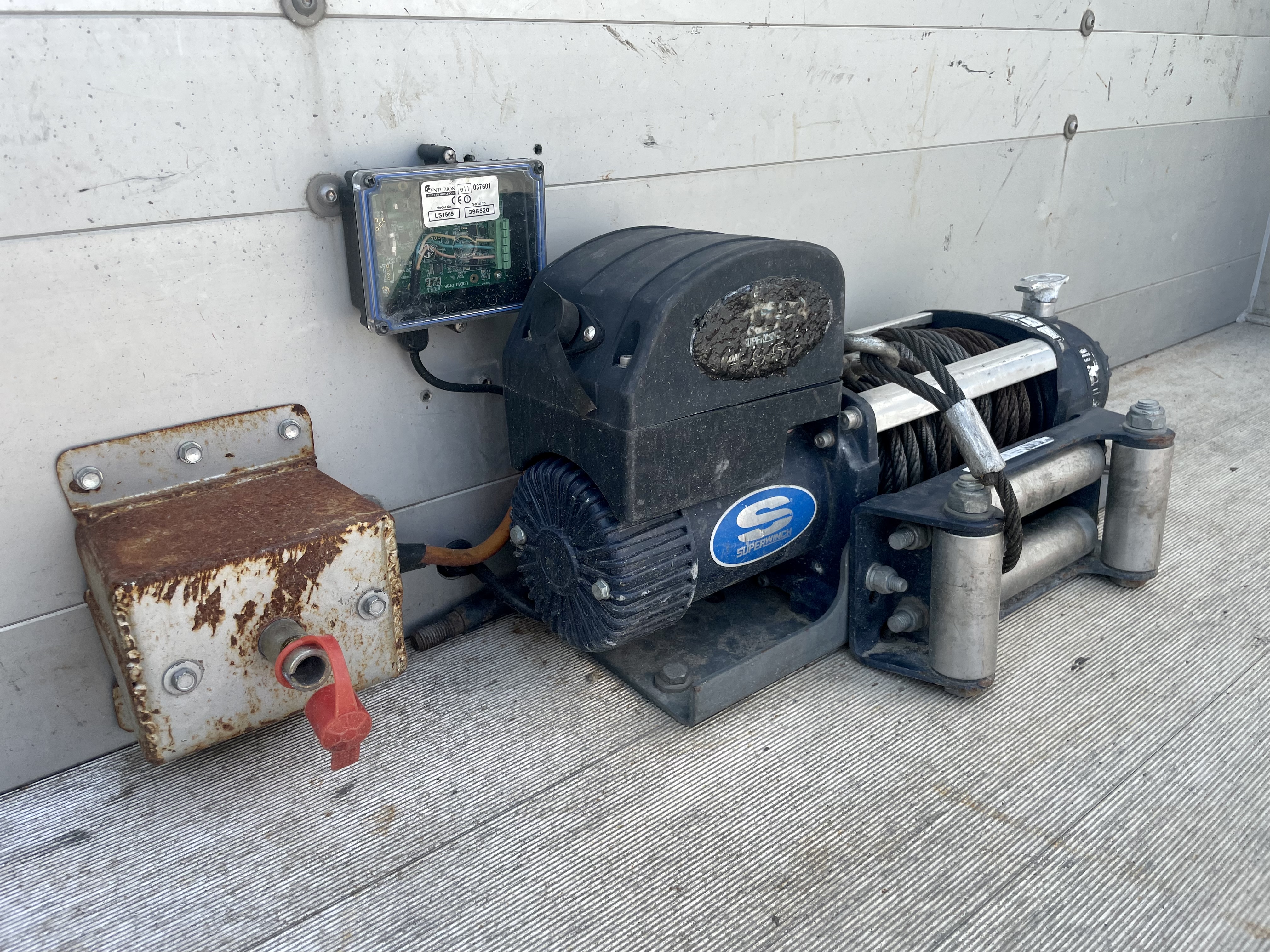 Iveco 35S17A8 knæklad