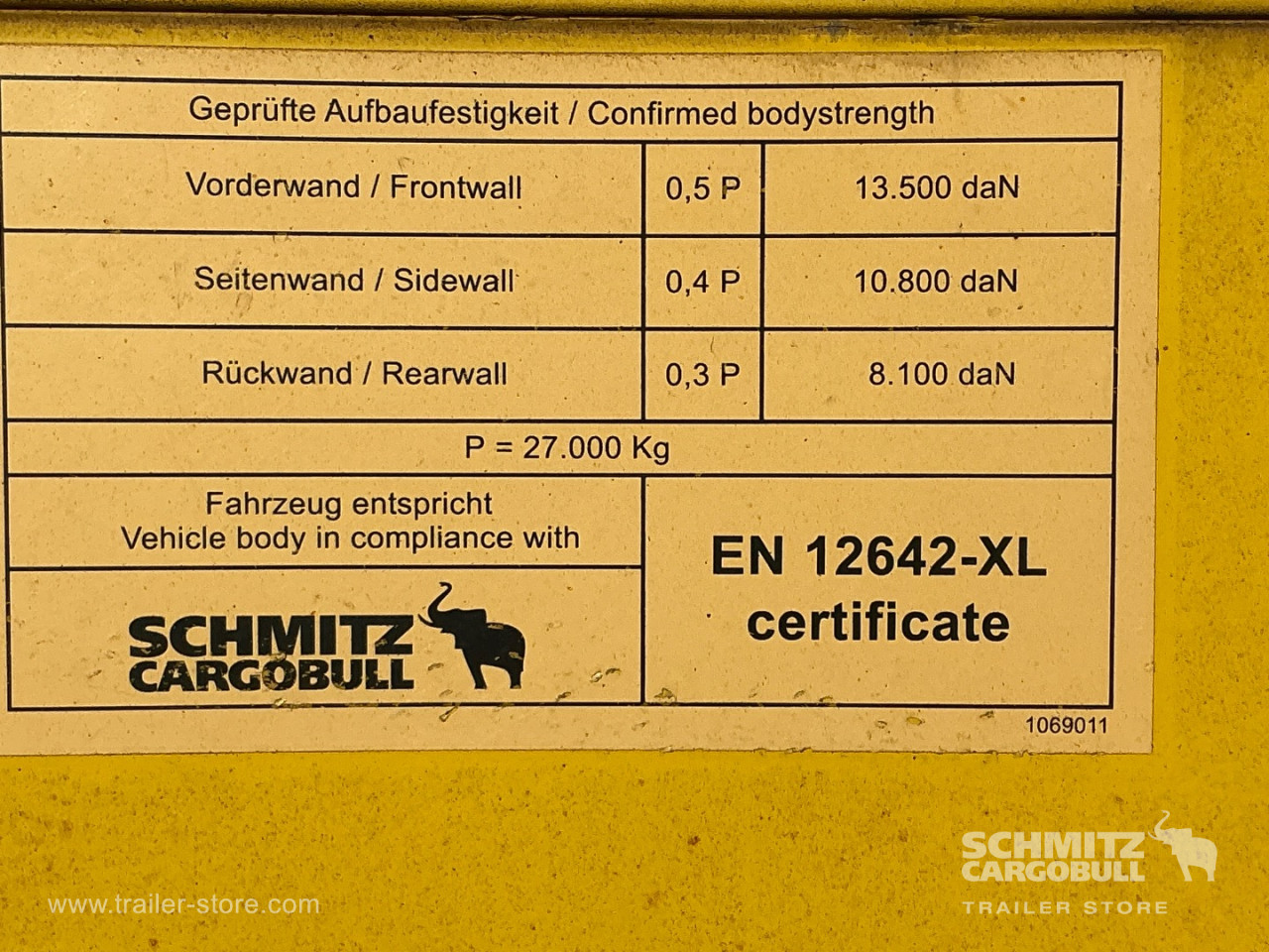 Schmitz Semi Curtainsider Mega