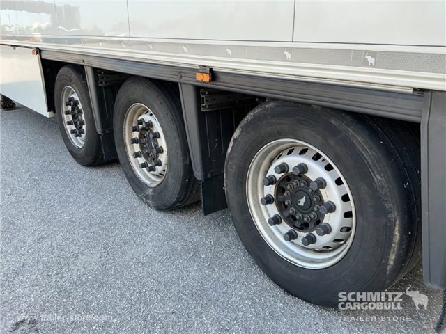 Schmitz Semi Reefer Meat hanging system