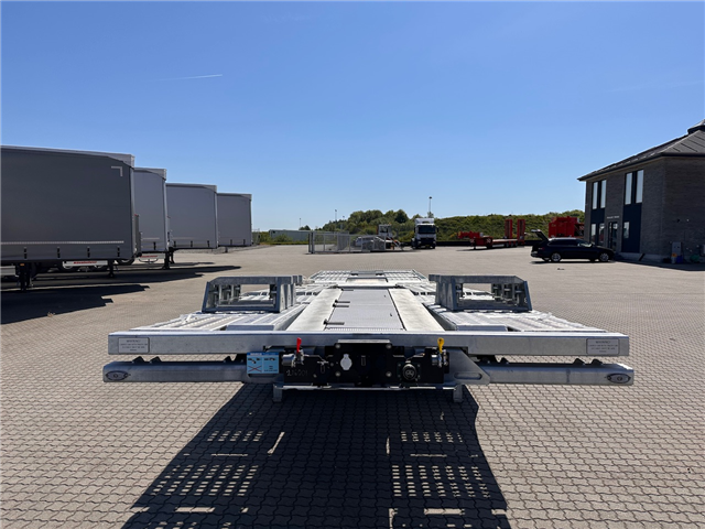 Kässbohrer 3 aks. Trucktransporter