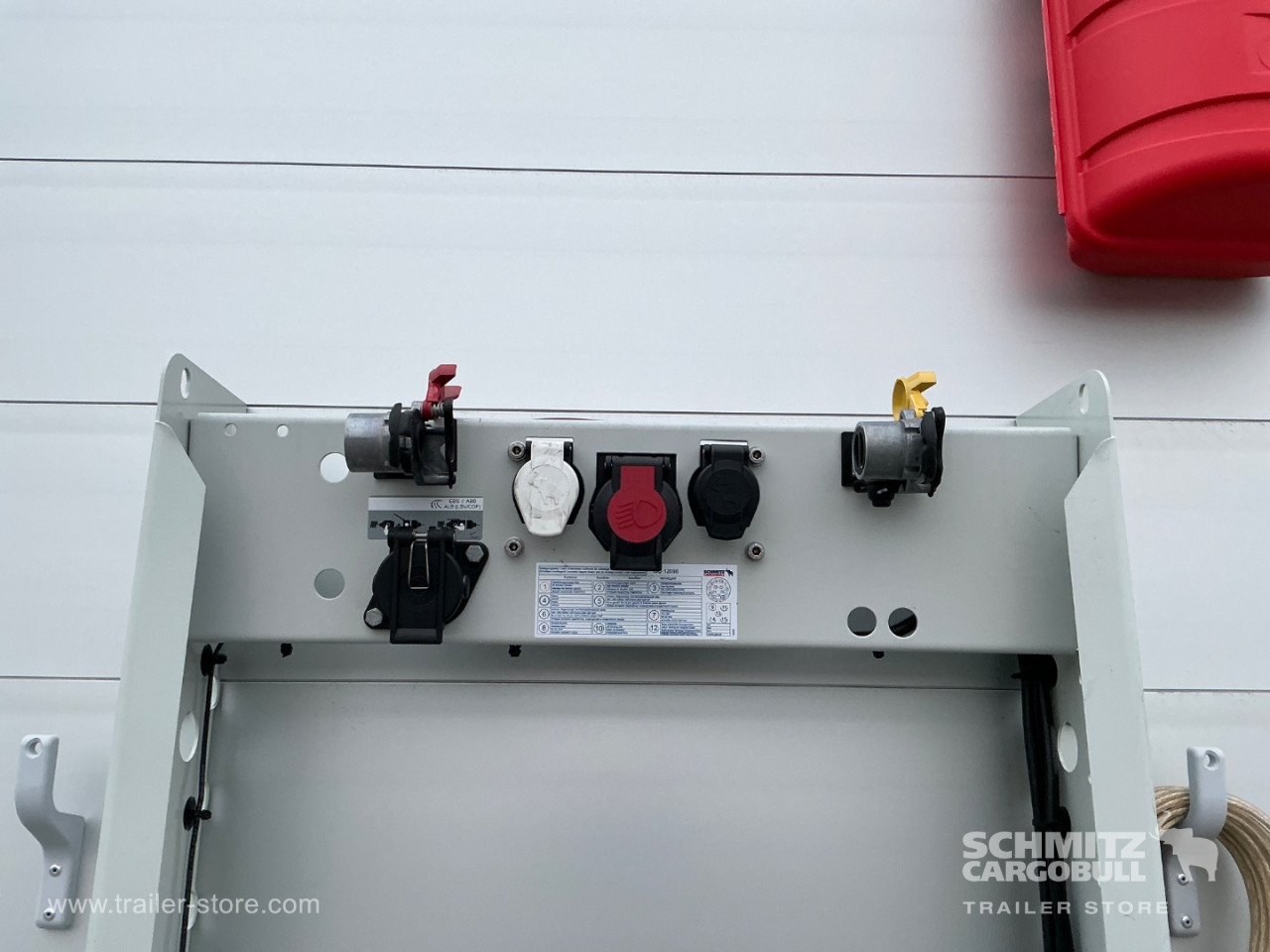 Schmitz Semi Curtainsider Mega