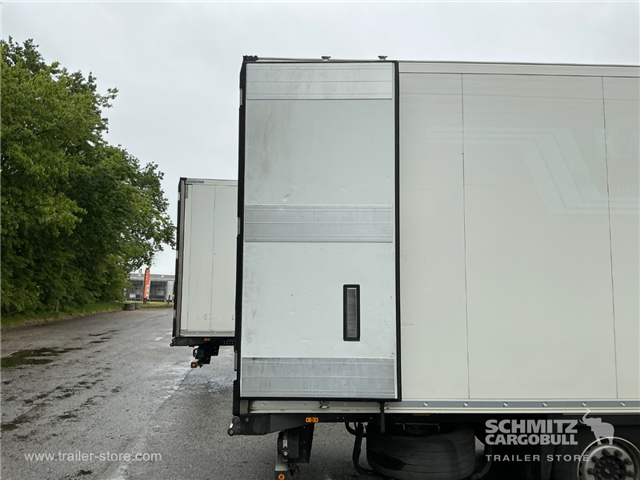 Schmitz Semi Reefer Meat hanging system