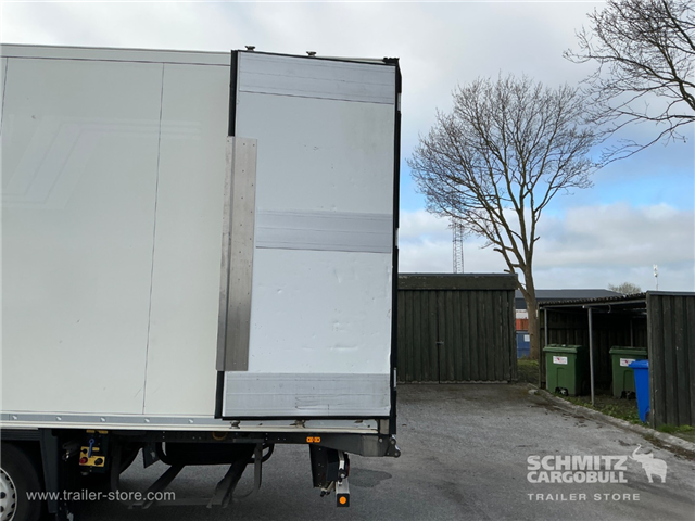 Schmitz Semi Reefer Meat hanging system