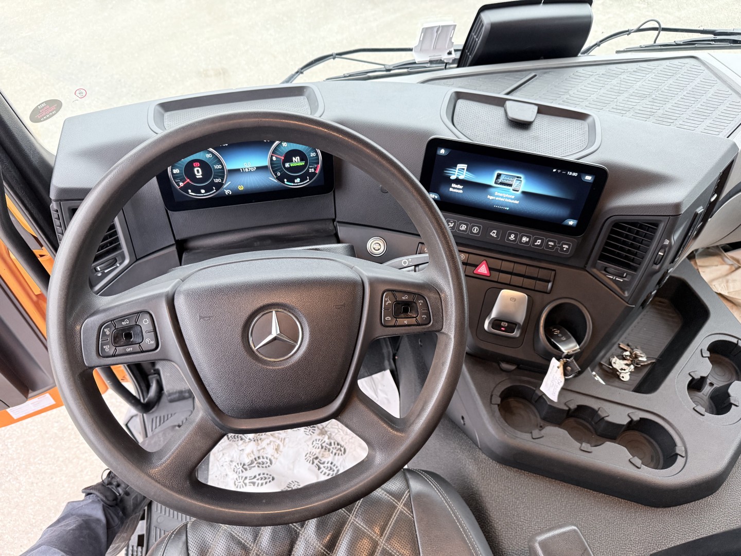 Mercedes Actros 1833 4x2 Bucher FlexLine C60 Slamsuger