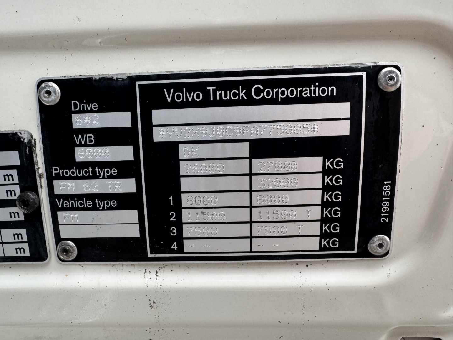 Volvo FM330 6x2*4 Carrier Supra 1250 Mt 9,9m (defekt kølemaskine)